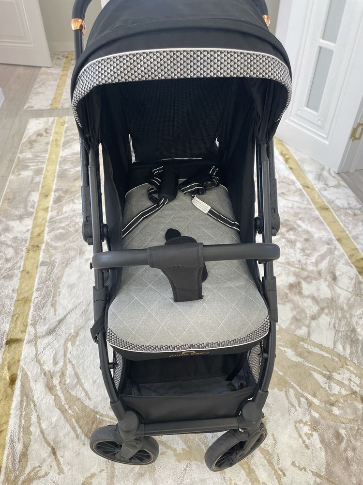 Коляска новая Ining baby