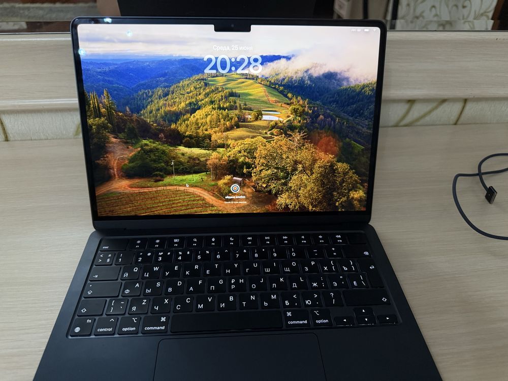 Продаю Macbook в новом состоянии состояние аккумулятора заряда 100%