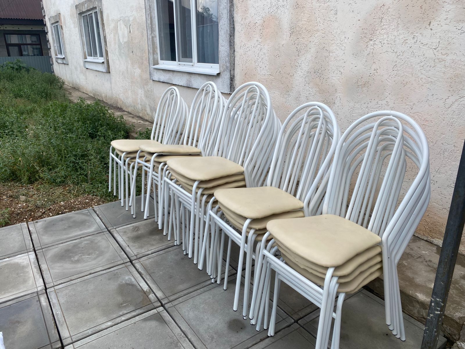 Продаются стулья срочно