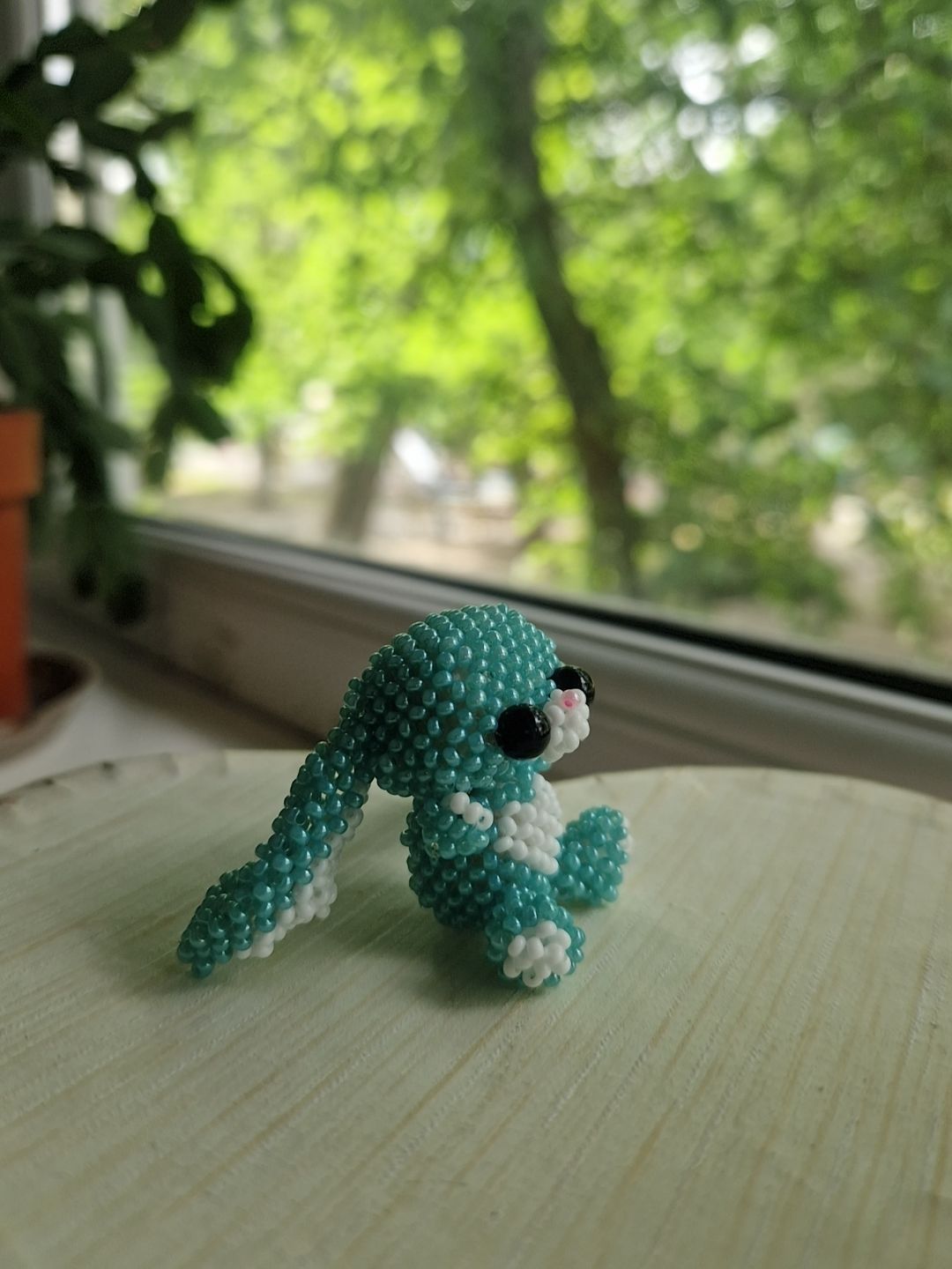 Фигурка зайчик из бисера