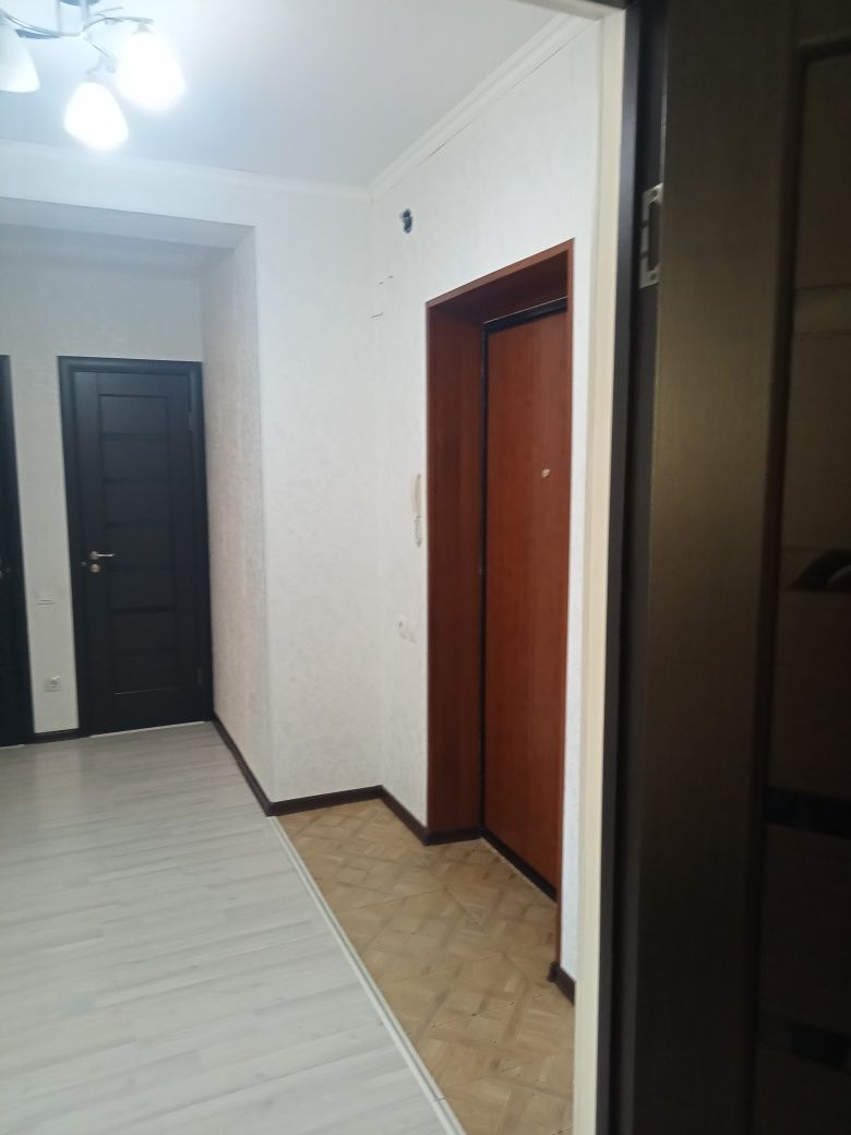 Продам 2-х комн кв в мкр Болашак.на 4 этаже 10 эт дома