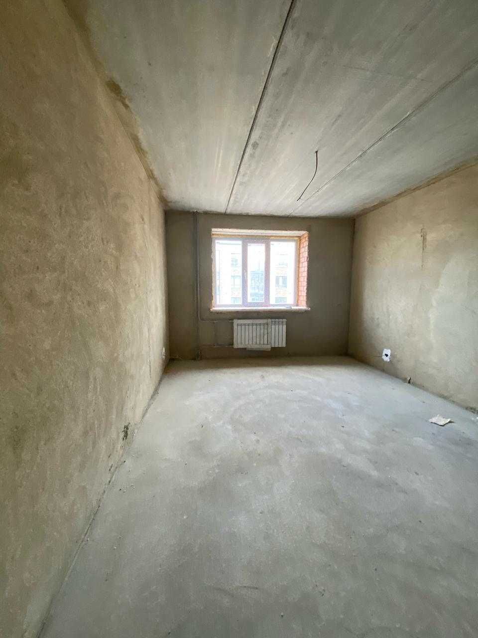 продам 2 комн квартиру  в центре