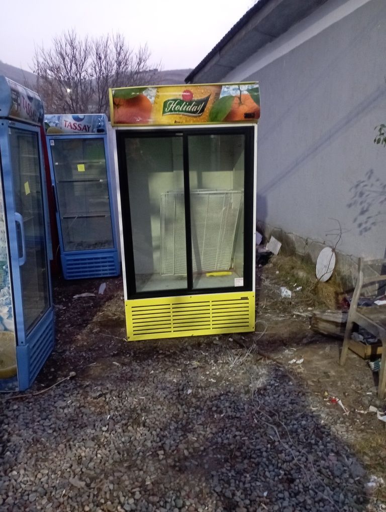 Холодильник витринный