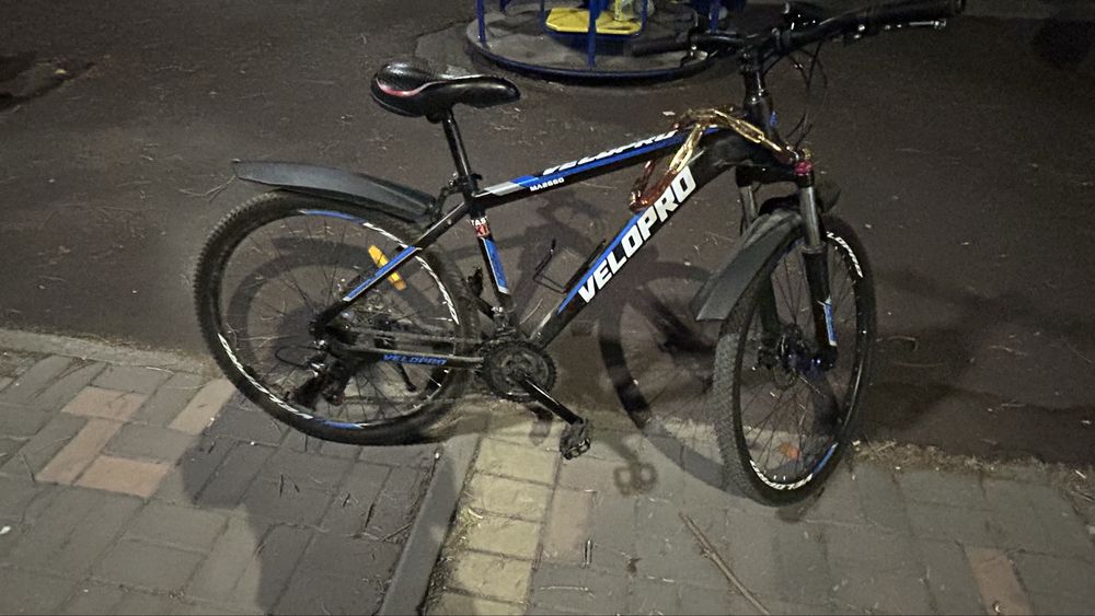 Продам велосипед в  очень хорошом состояние велик velopro MA2660