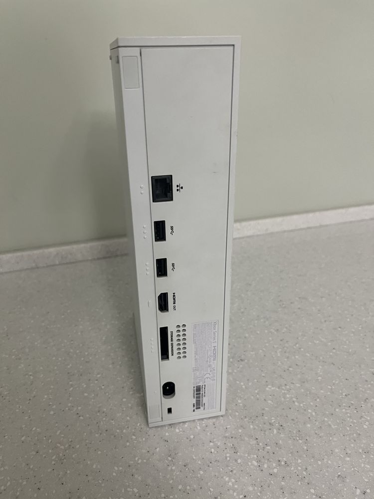 xbox series s с 2 джойстиками
