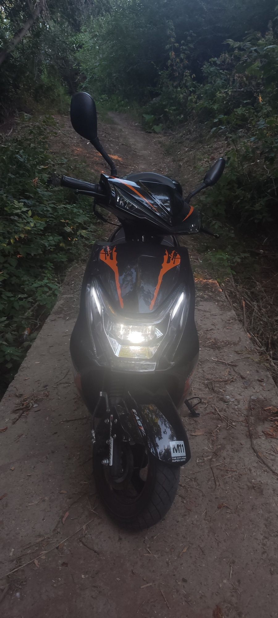 Продам скутер м11