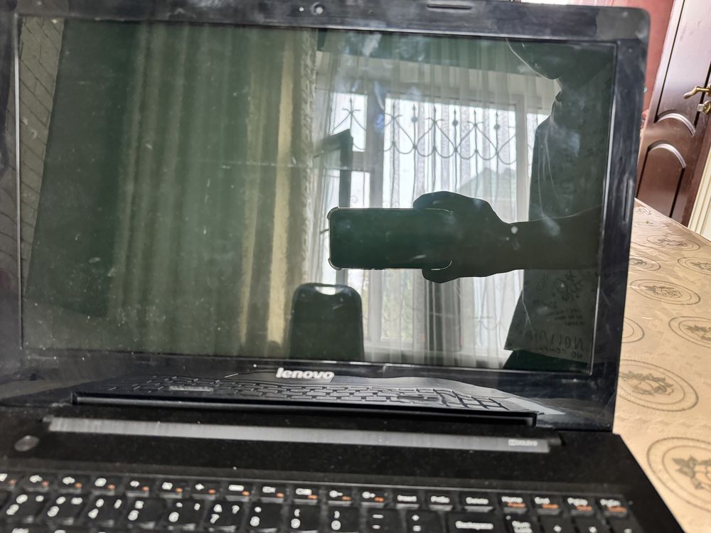 Продаю ноутбук LENOVO