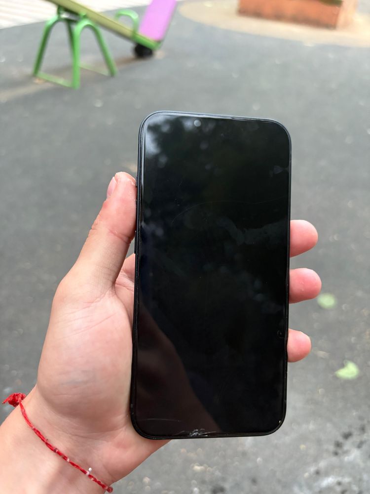 Iphone 13 в хорошем состоянии