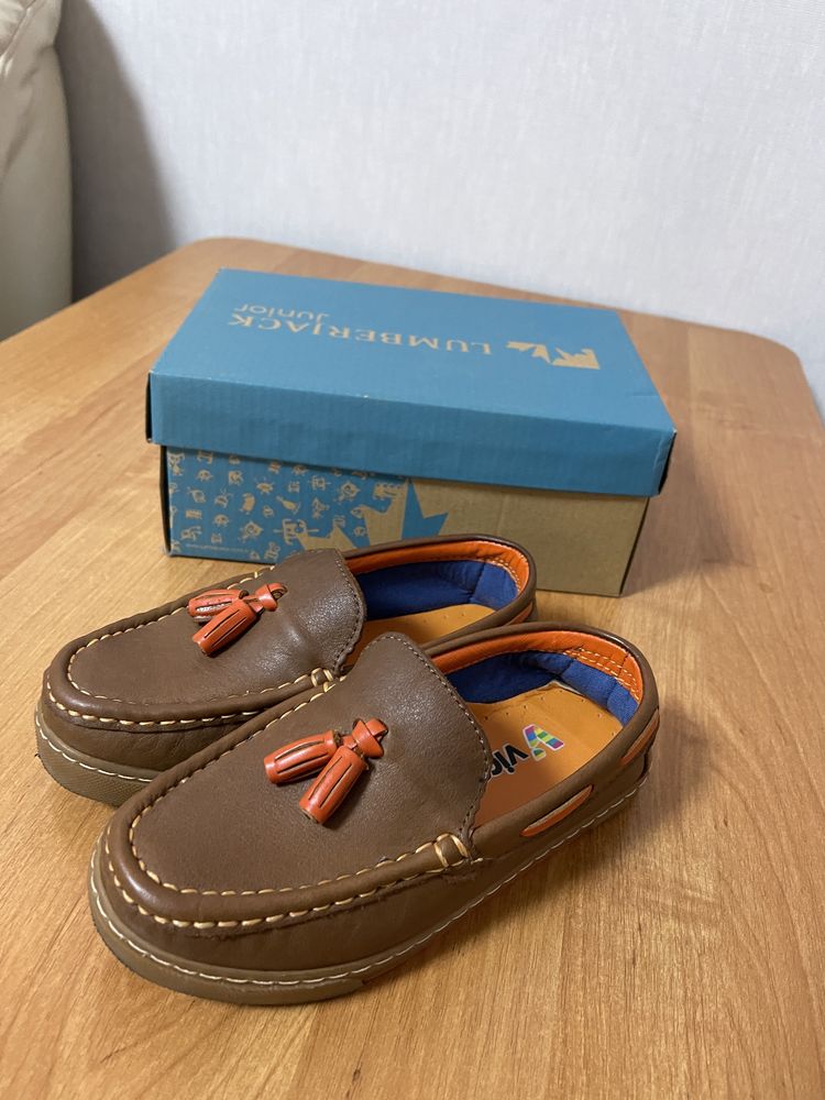 Продам детские лоферы