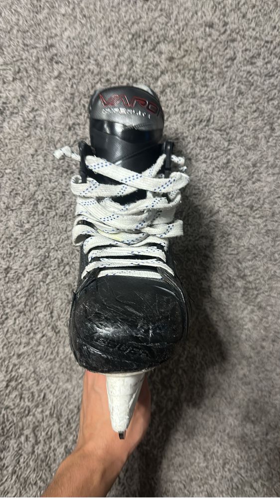 Коньки Bauer HyperLite 2