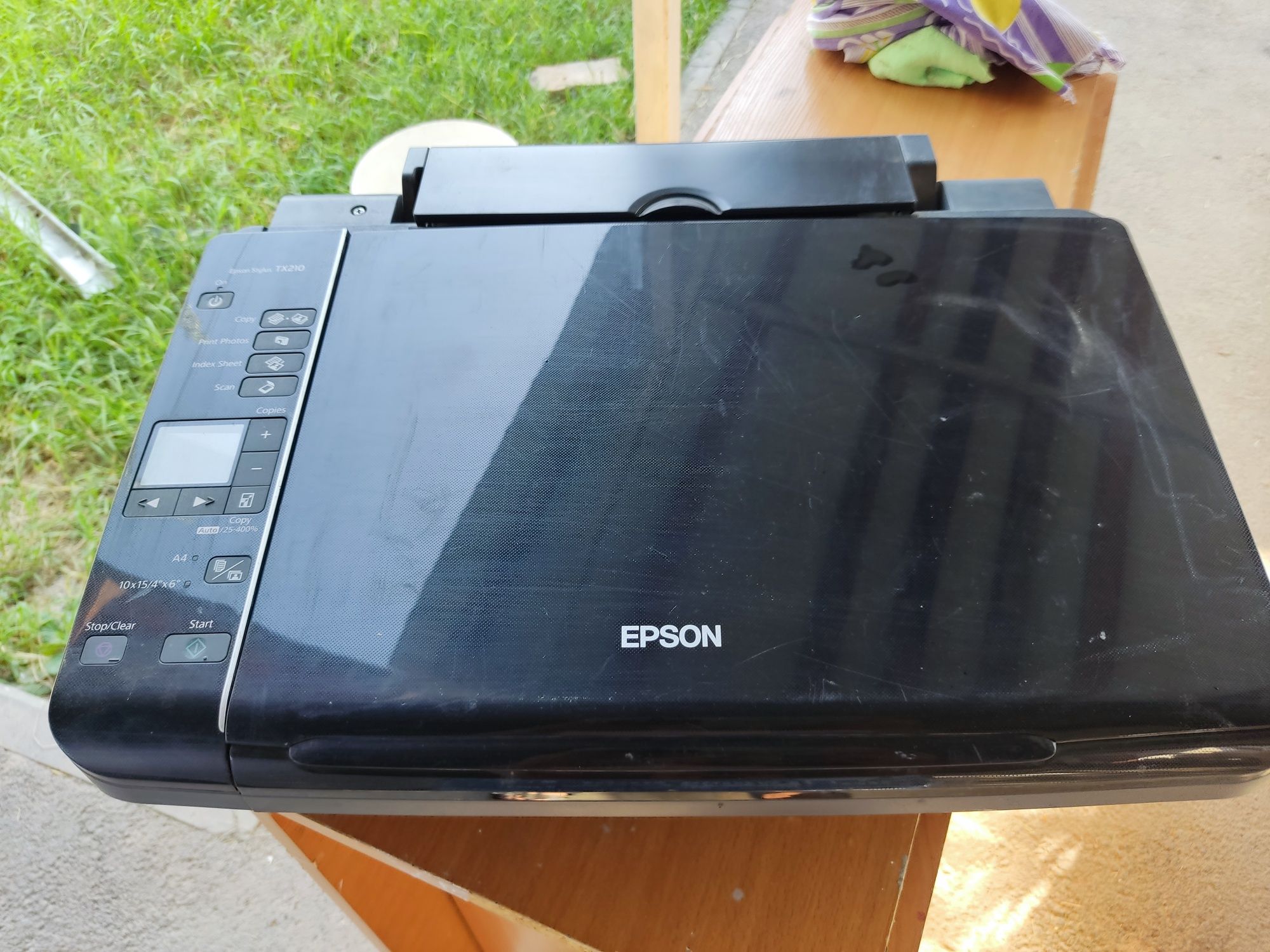 Цветной Epson TX210 3в1 скан, копир, печать
Рабочий на запчасти.
Нигде