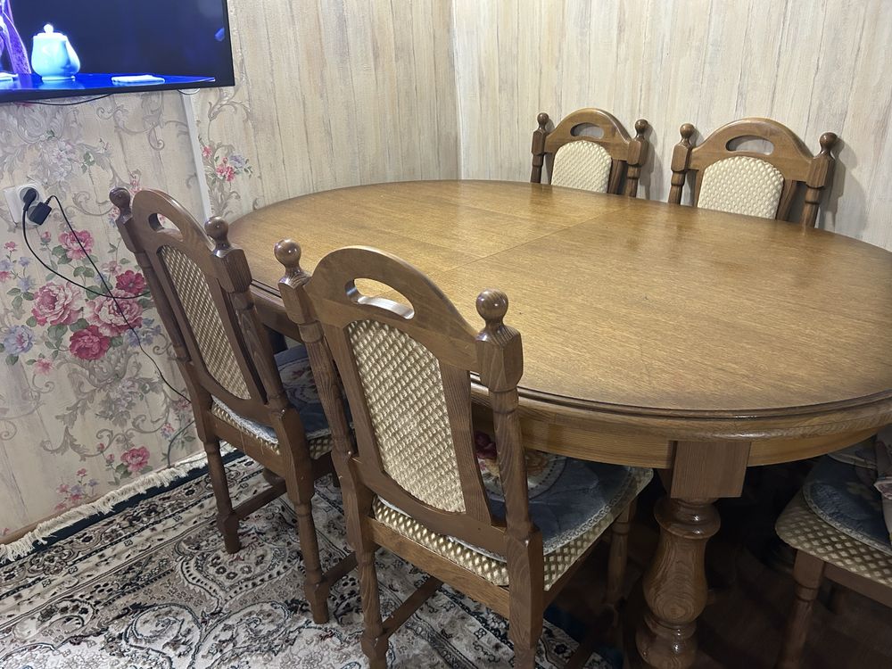 Продам стол деревянный в отличном состоянии