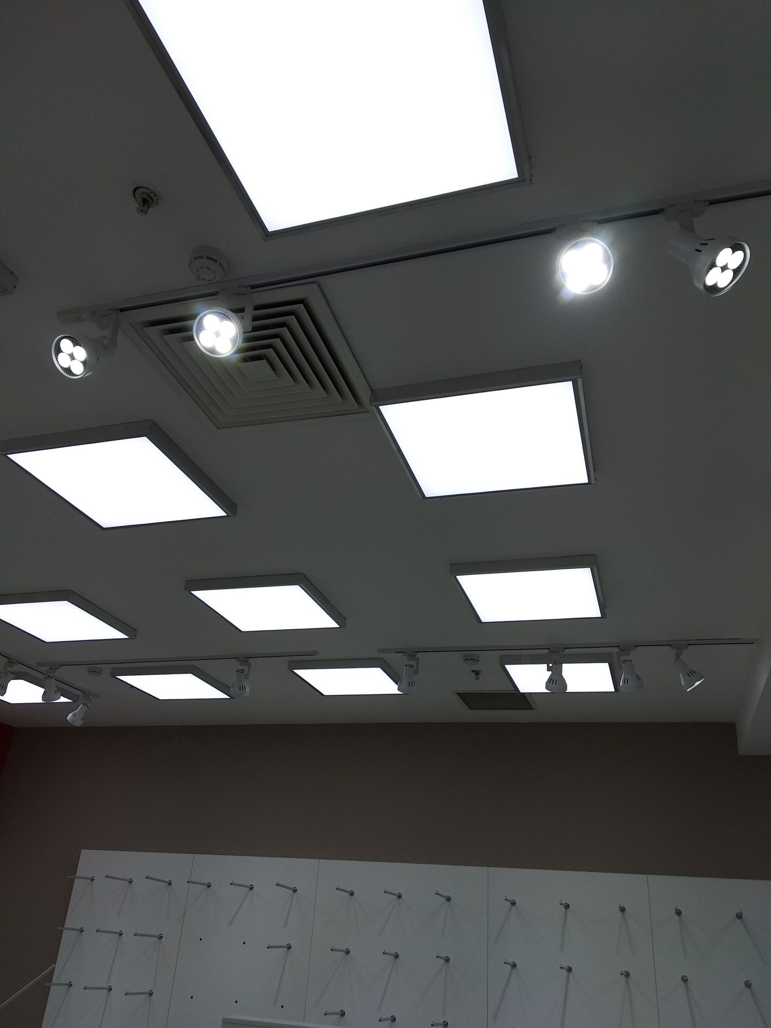 Led панели светильники Армстронг36,60,80,88 ват. Отправка в регионы.