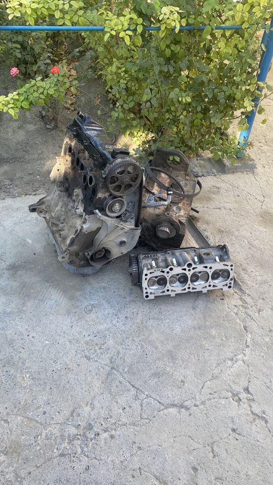 Голф 1.8 матор, галовка
