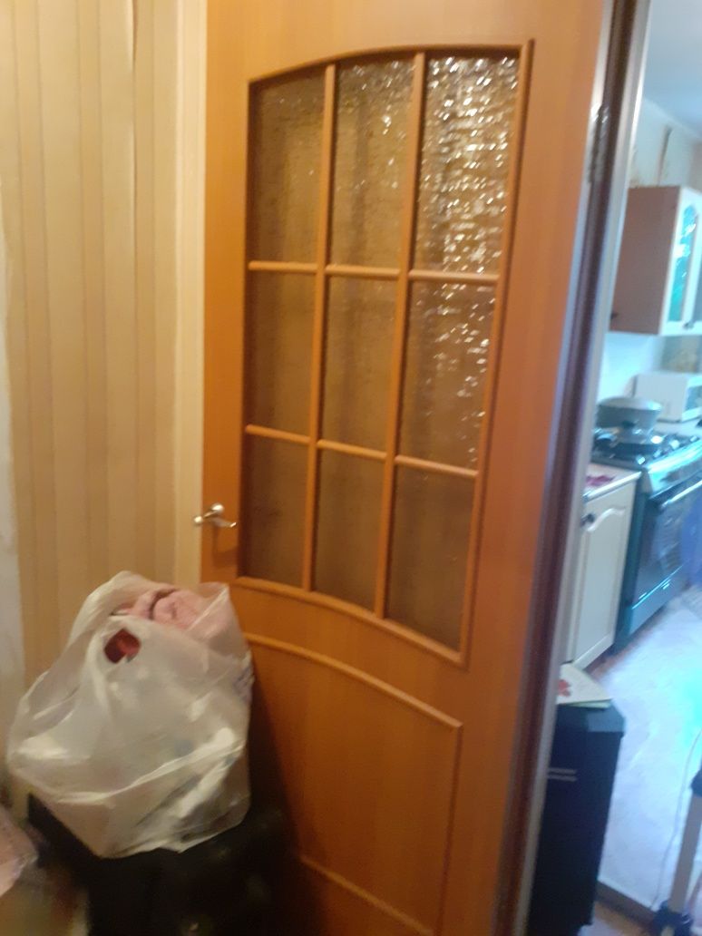 Межкомнатные двери б/у в отличном состояние