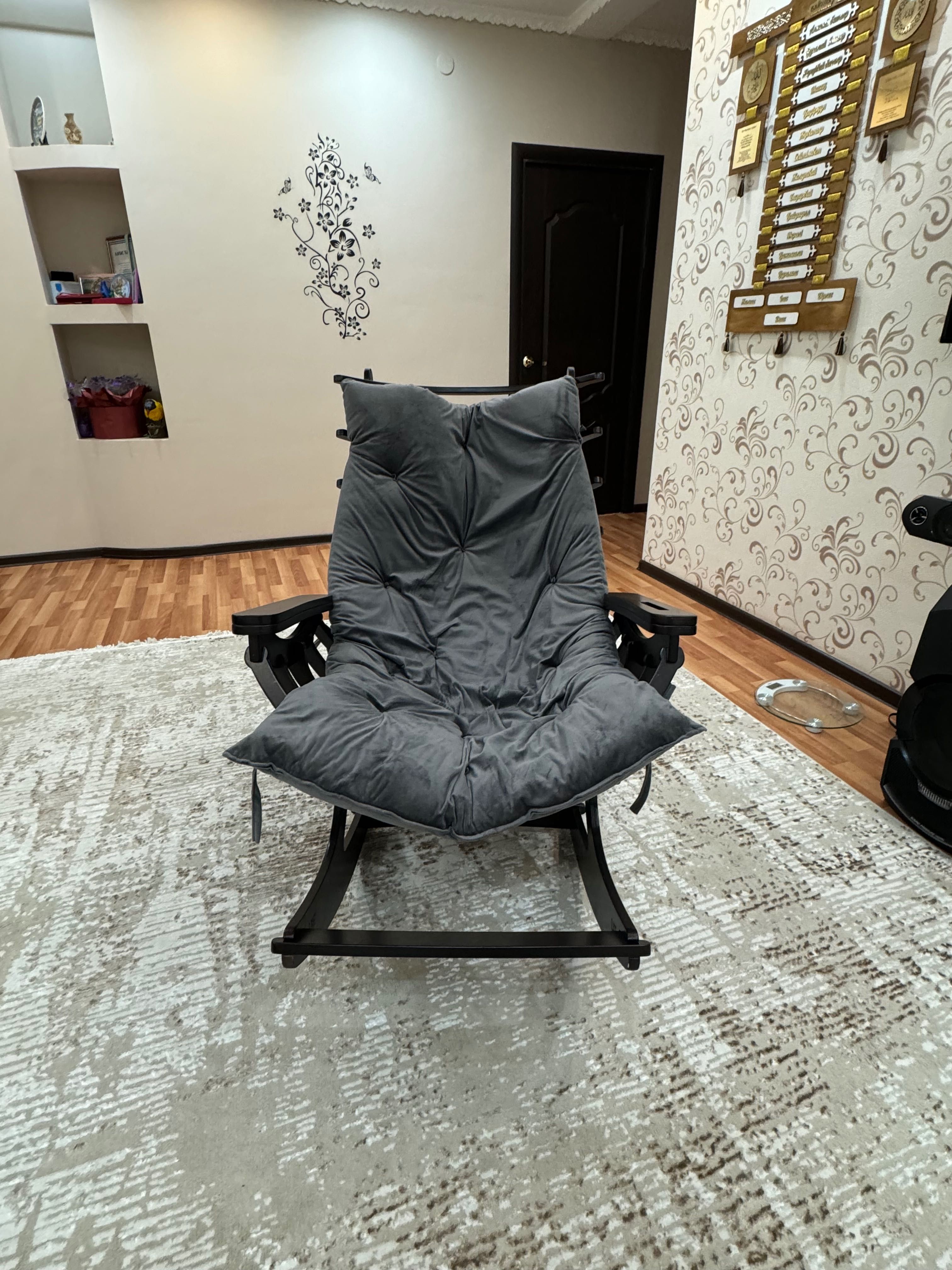 Кресло качалка,grand mebel,почти новая в идеальном состоянии