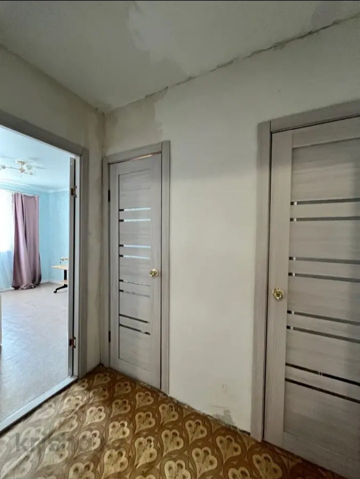 Продам 2-х к.кв, улучш. 8мкр . Срочно.