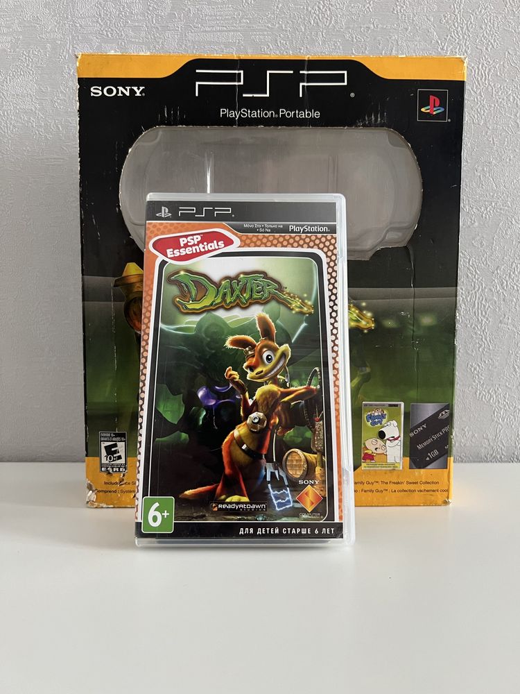 PSP 2001 Silver Daxter Bundle