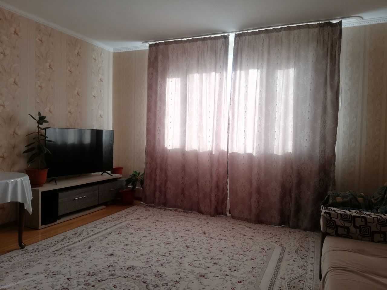 Дом 153 м2, ж.м. Дружба , 12 соток , гараж, летняя кухня