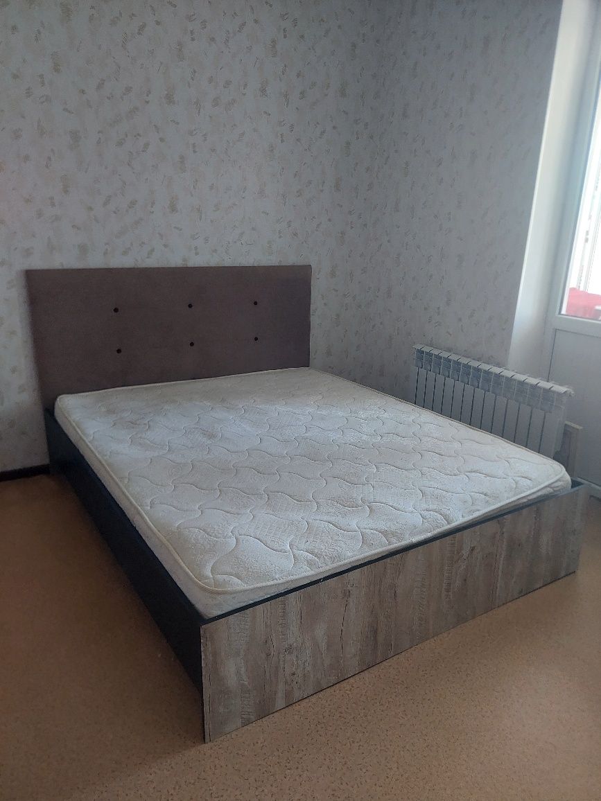 Спальный кроват сатылады 2 штук