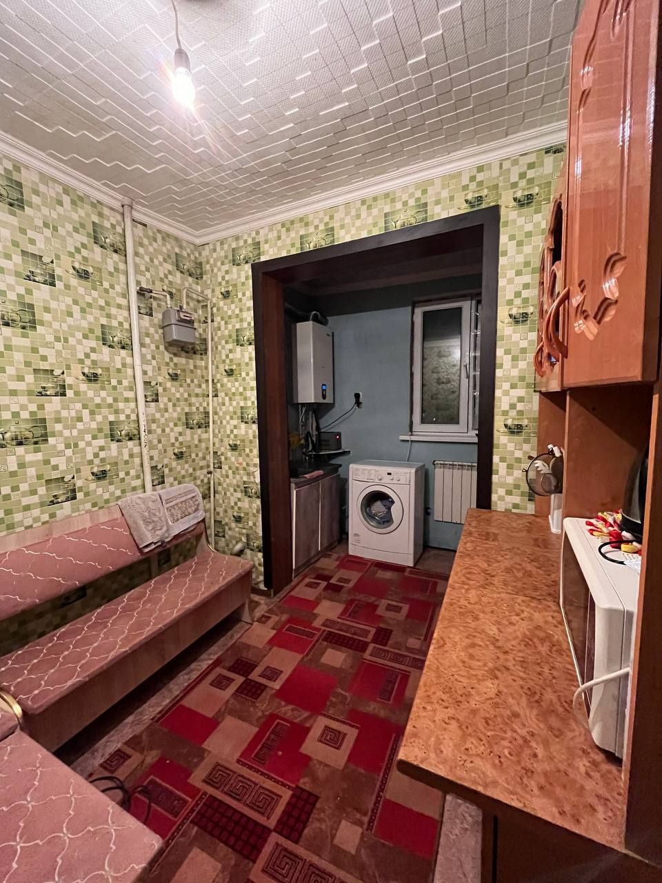 Продается 4 комн. квартира и гараж.