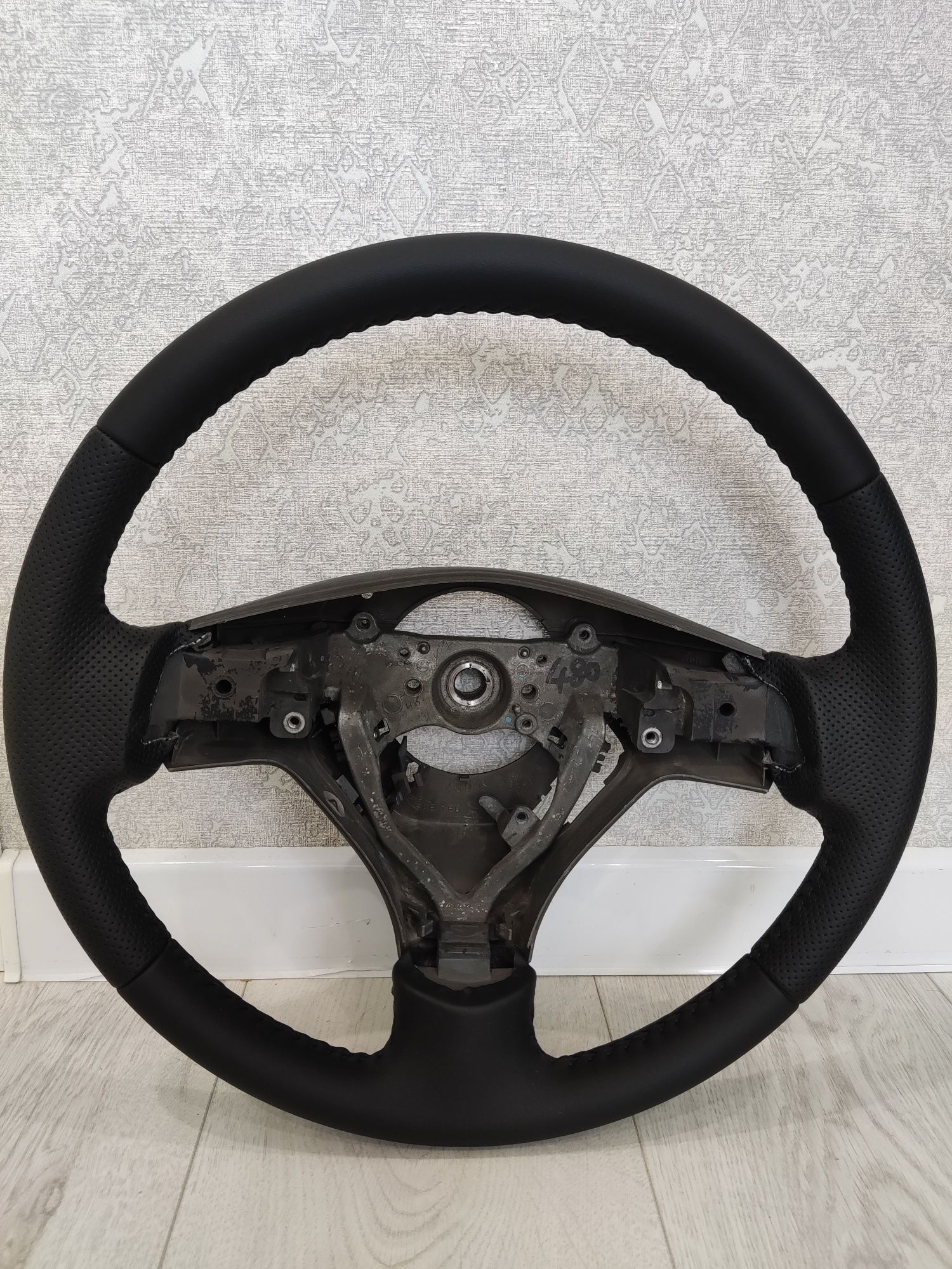Продам руль от RX-300,330,350.Второе поколение.Руль не косточка.