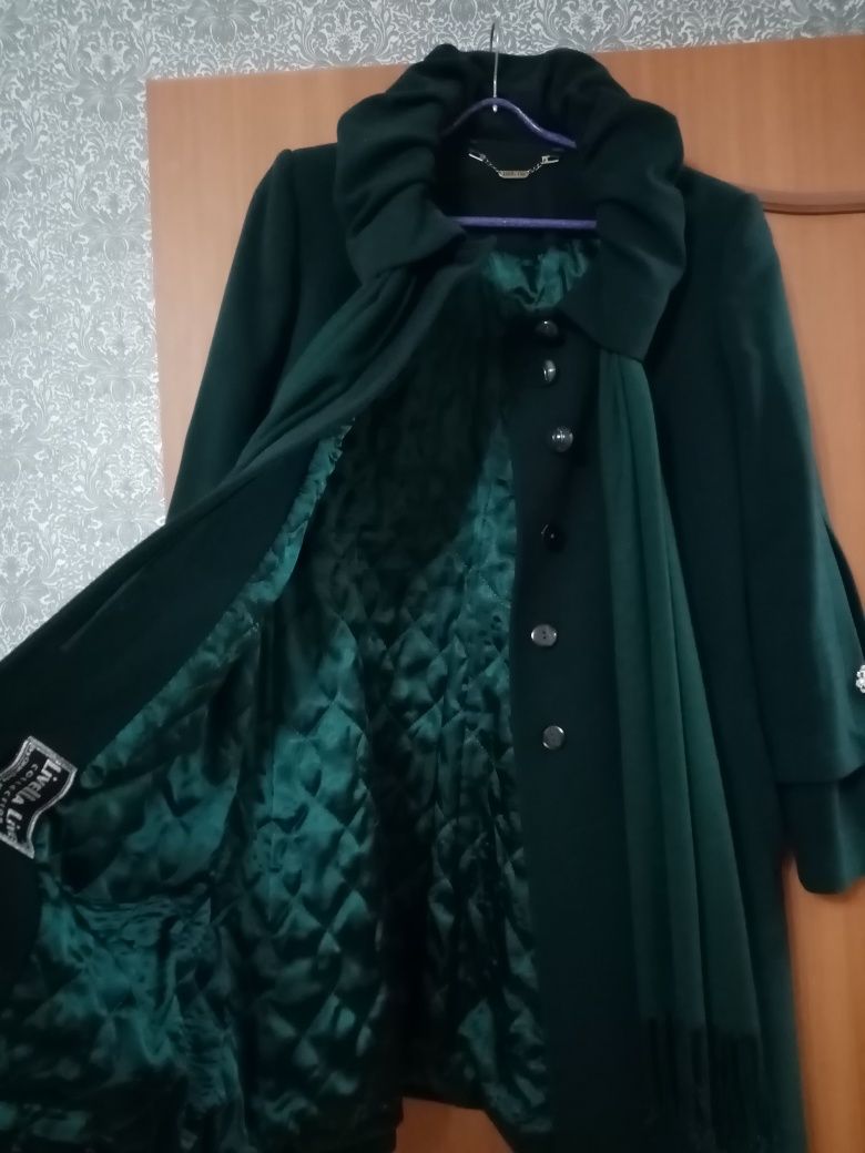 Продам пальто осени 48р