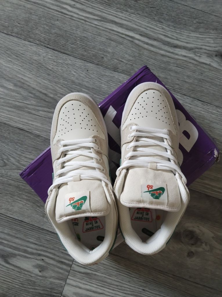Продаю кросовку nike jarritos