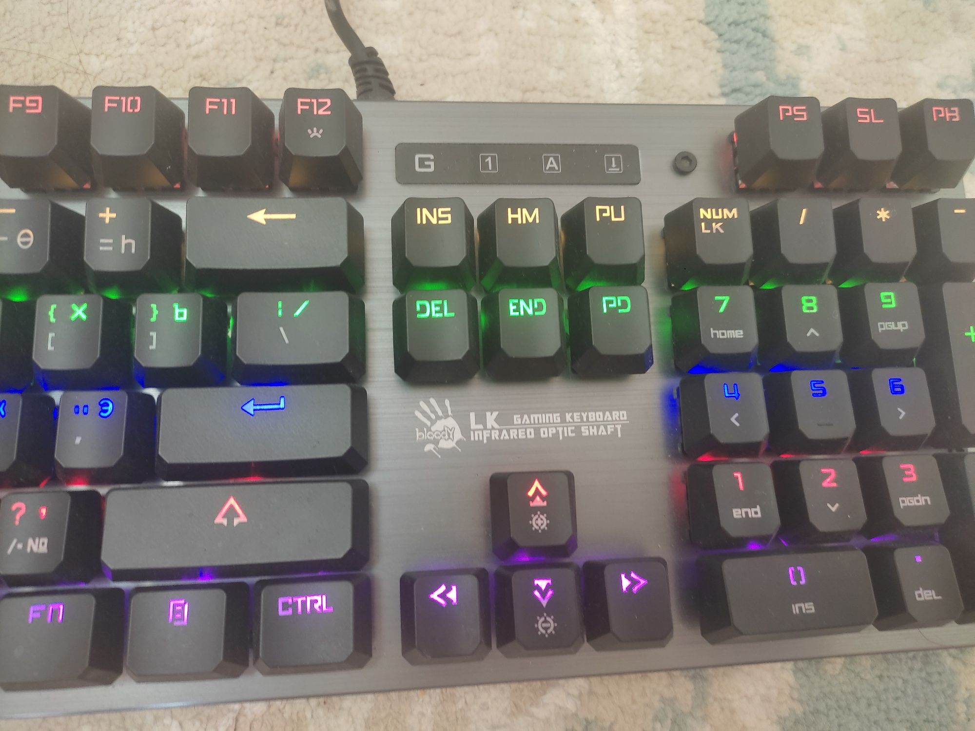 Клавиатура с RGB подсветкой