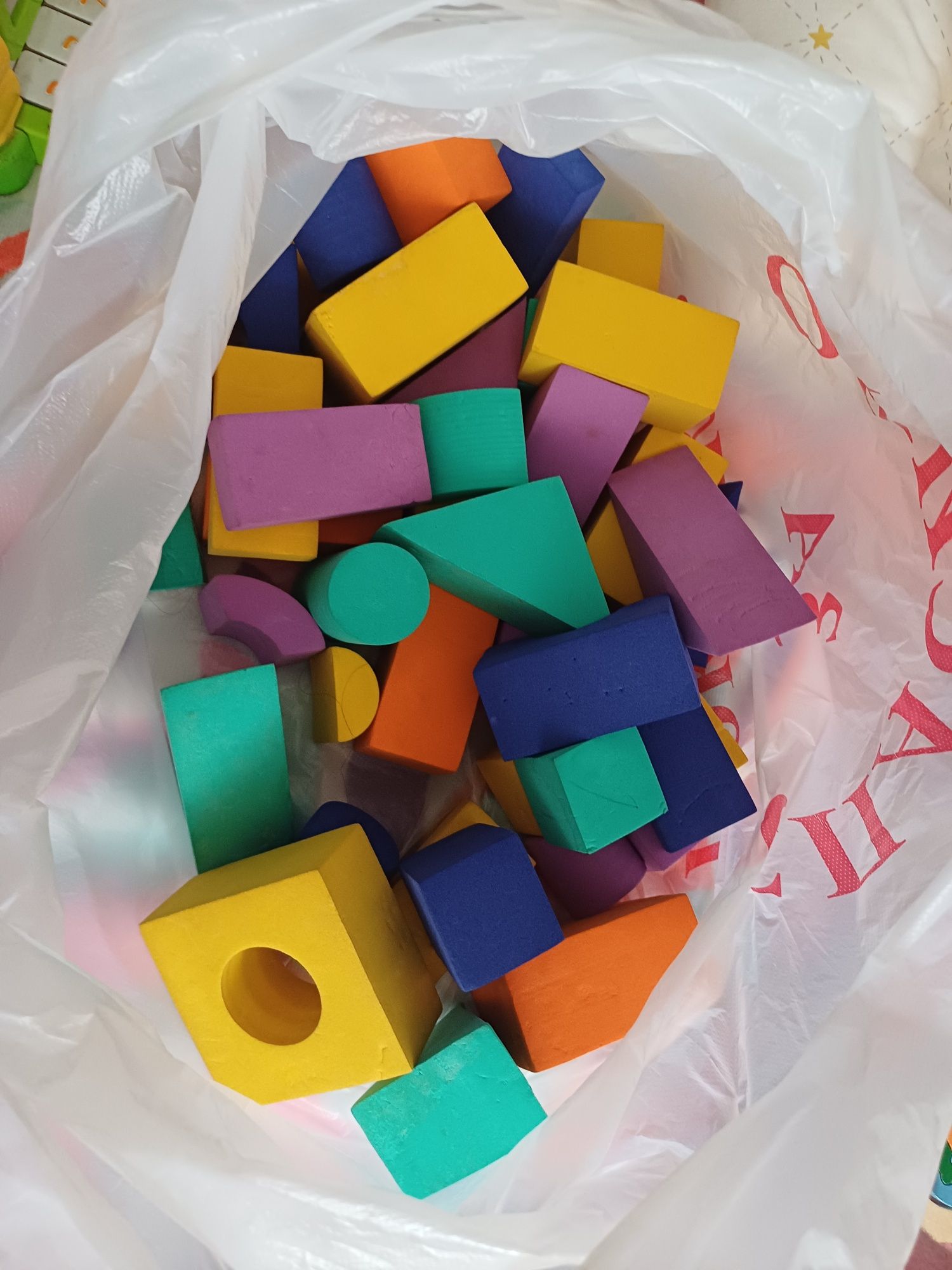Продам игрушки на возраст от 0- до 3 лет