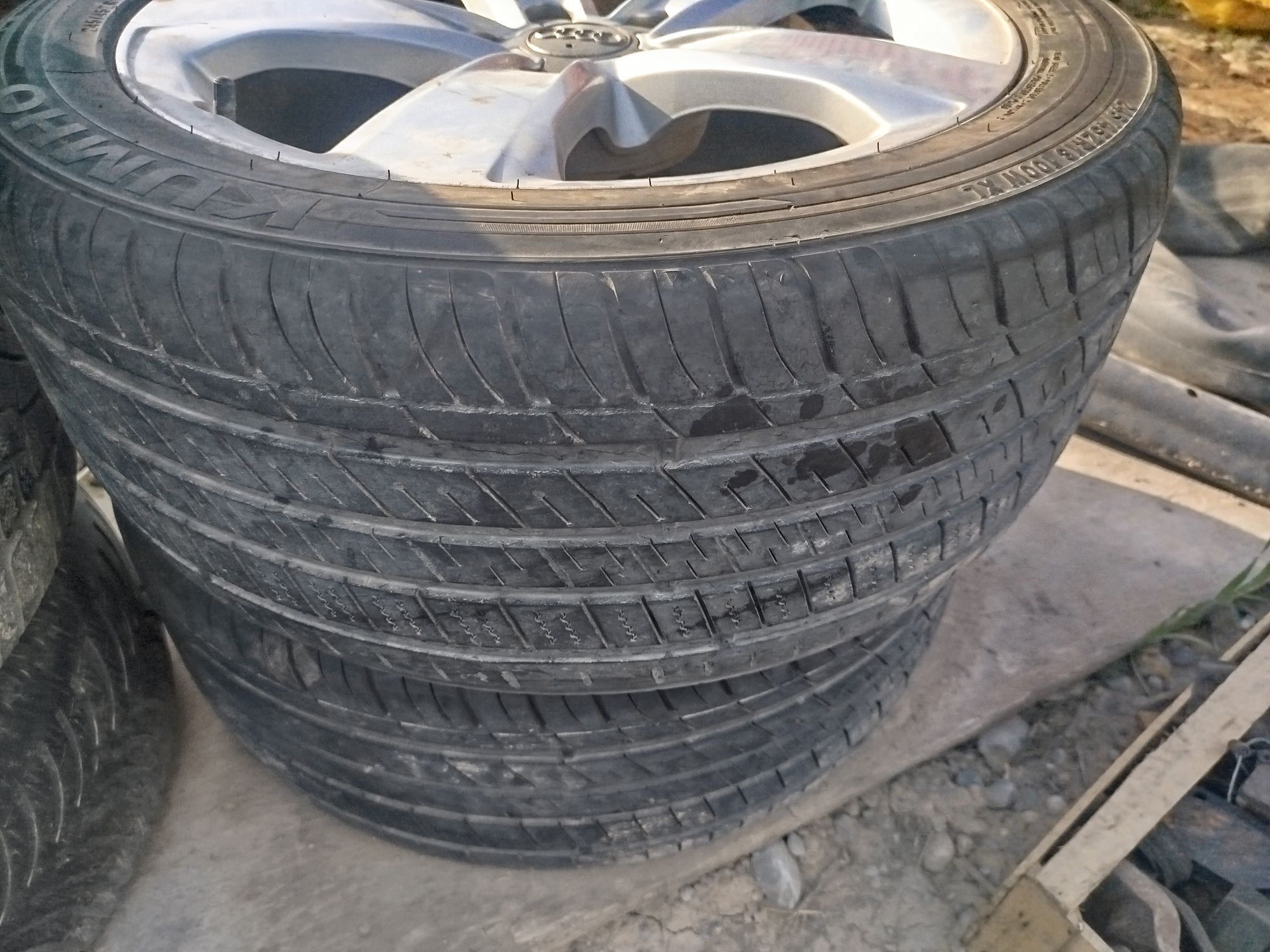 Диск с шинами на Ауди S6 R18