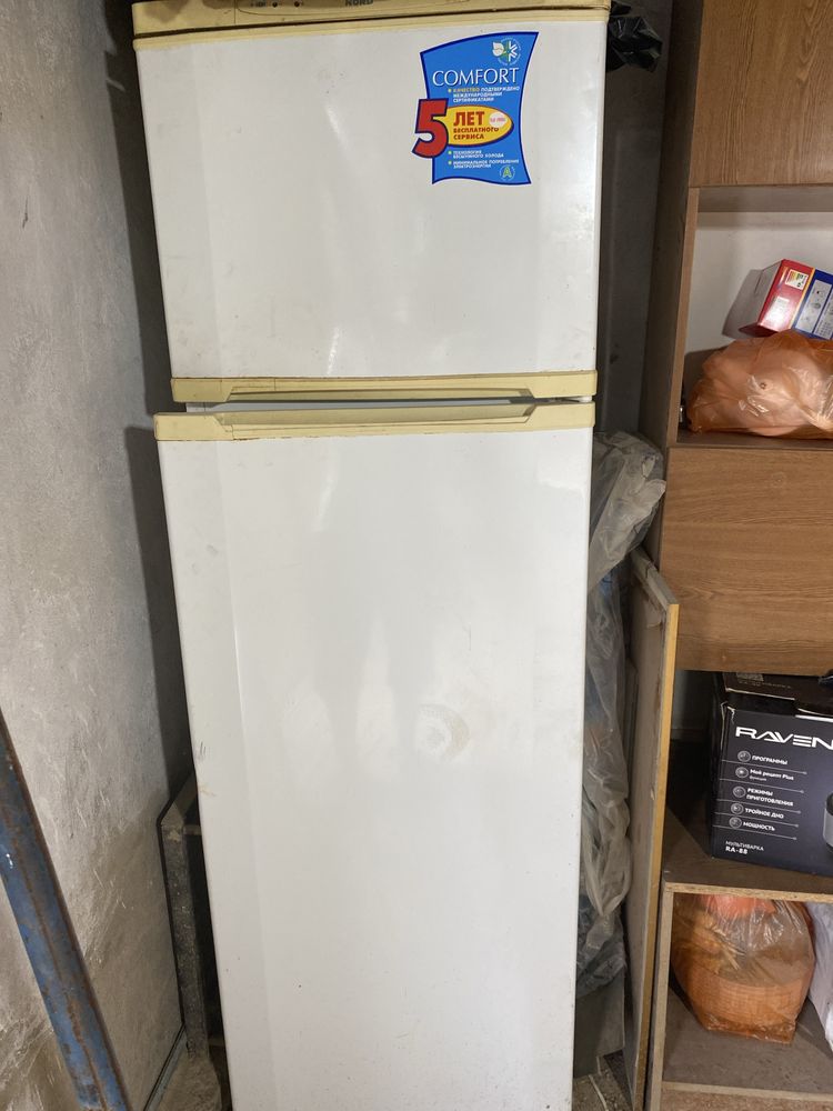 Продам холодилник на запчасти