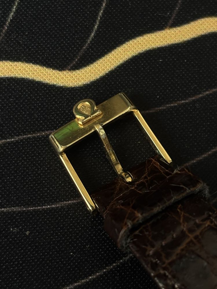 Omega de ville quartz