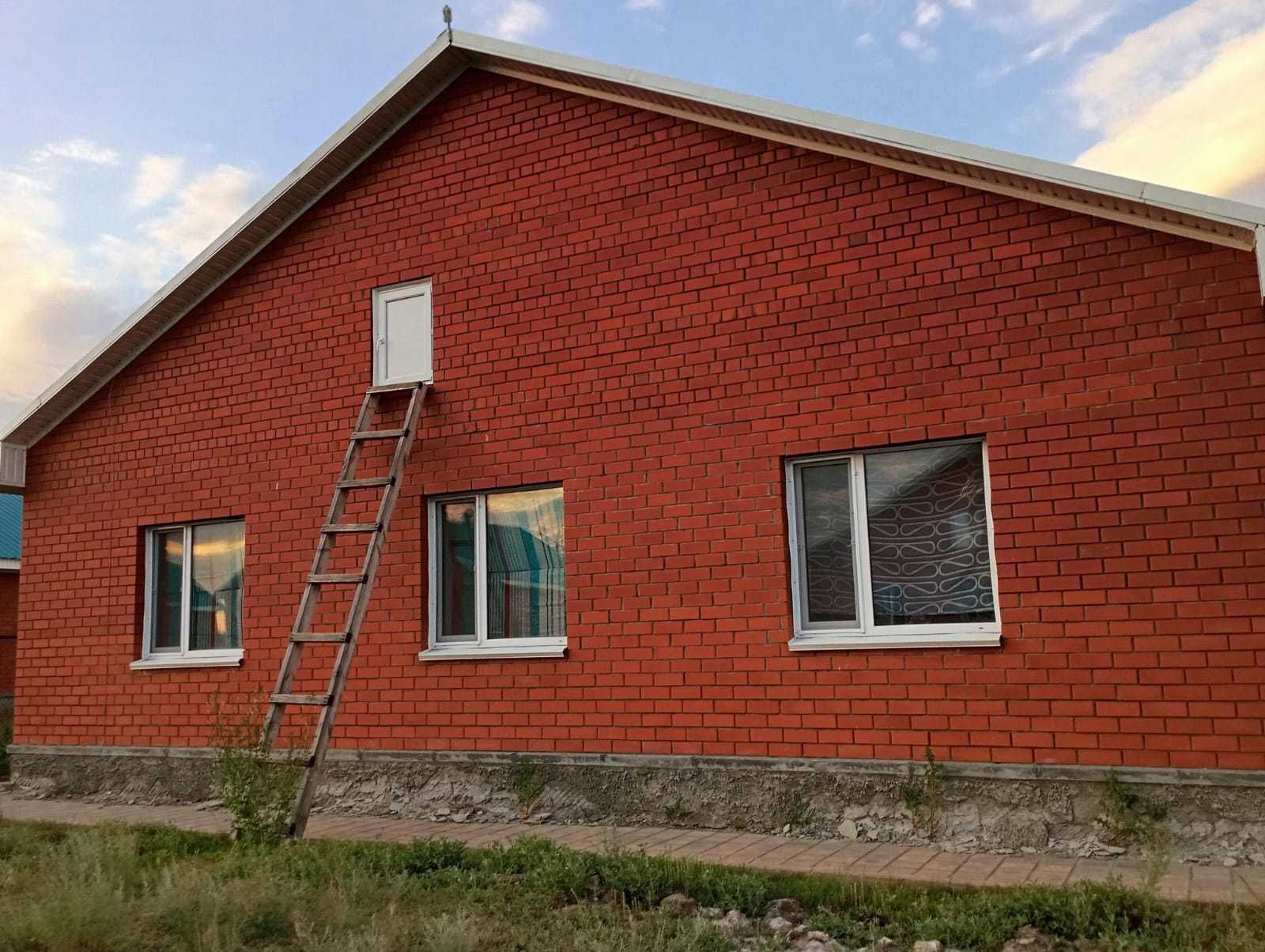 Продам дом в микрорайоне Бирлик,на земле.
