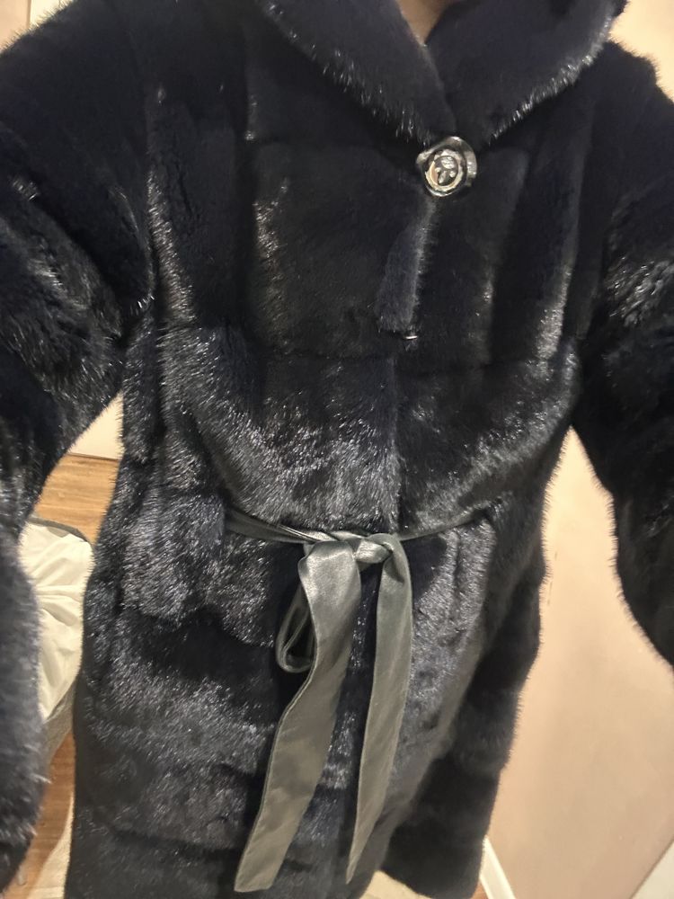Продам норковую шубу