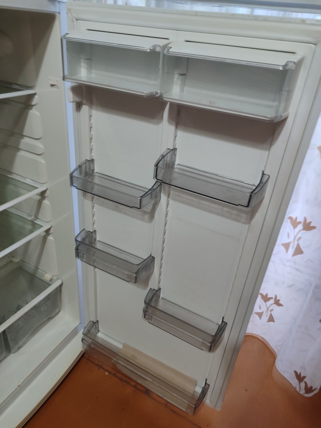 Продам холодильник Атлант