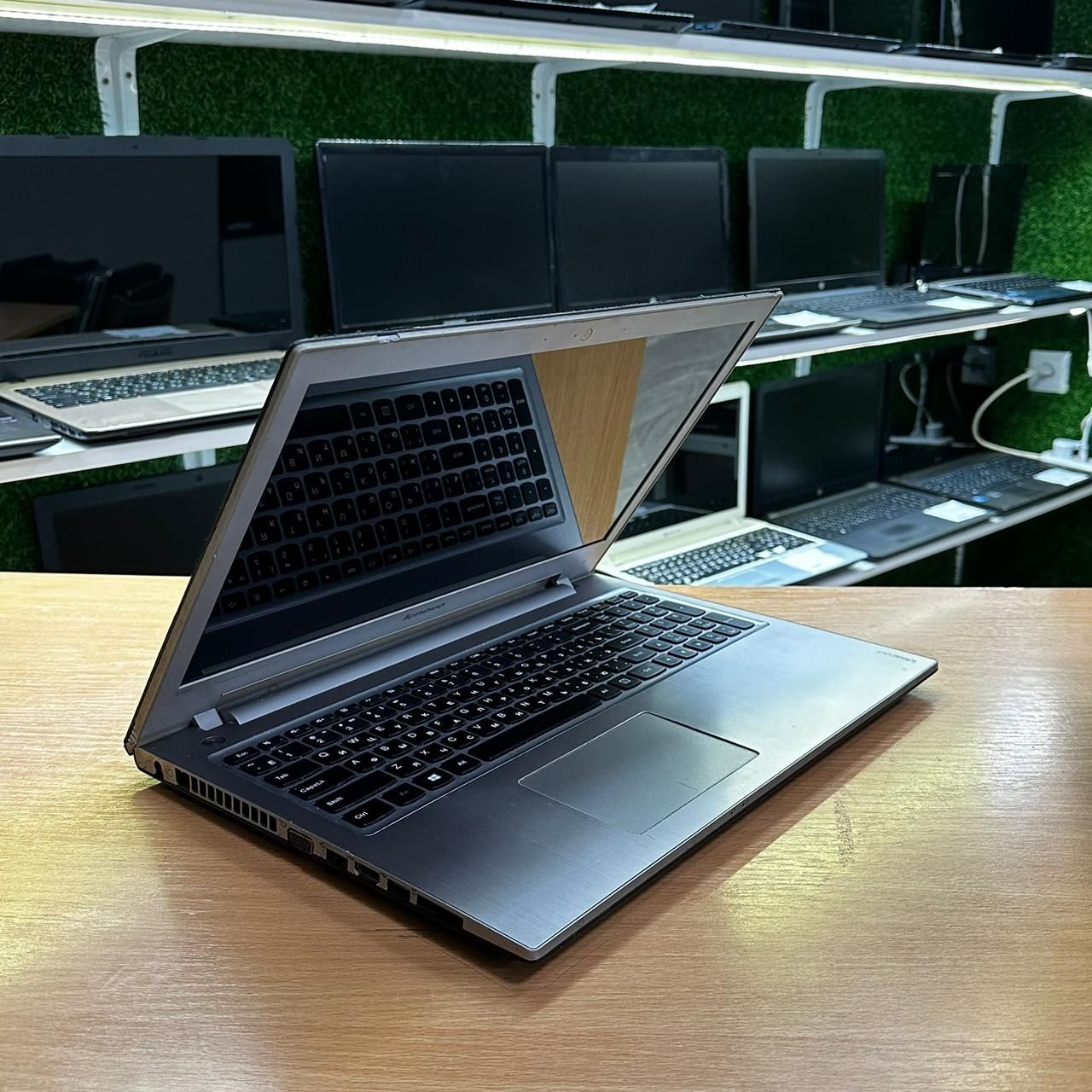 Ноутбук  Ienovo для игры Core i5 /8Gb SSD 128Gb +1тб GT-635M (2гб)