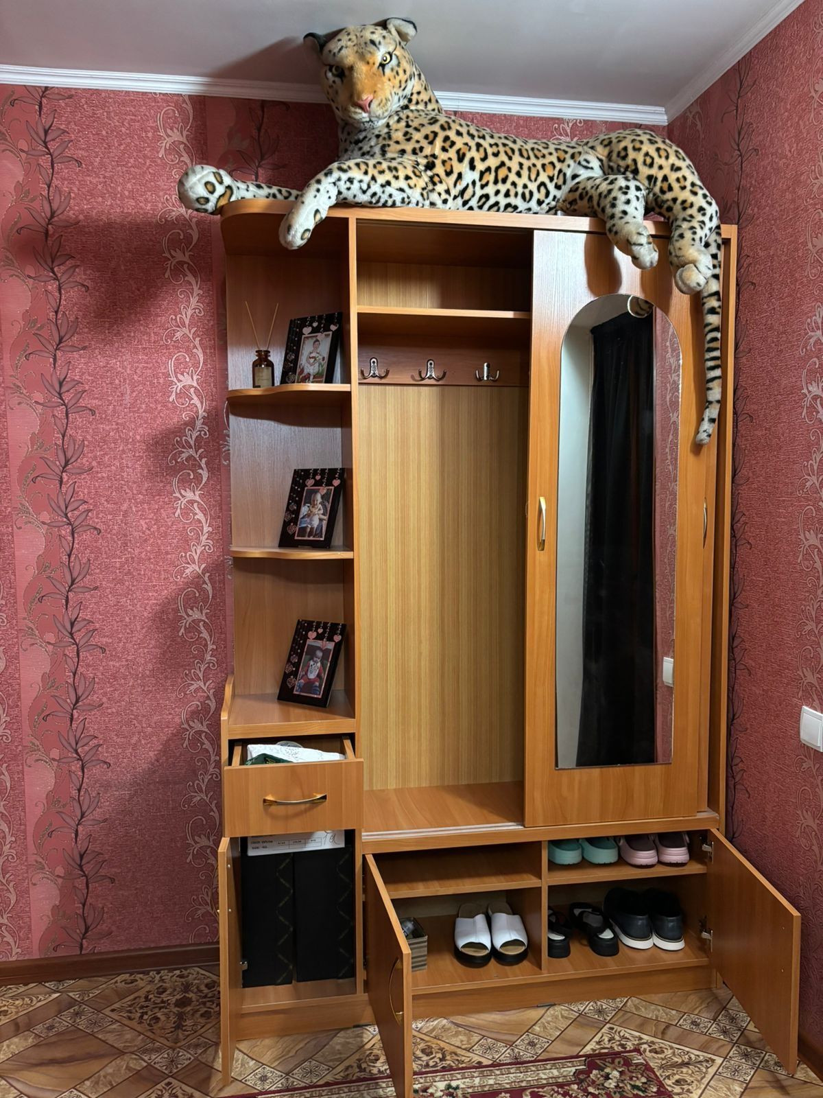 Прихожая в продаже
