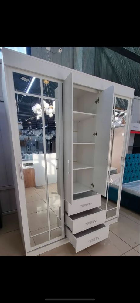 Шкаф шифонер для одежды за 90 000 т.