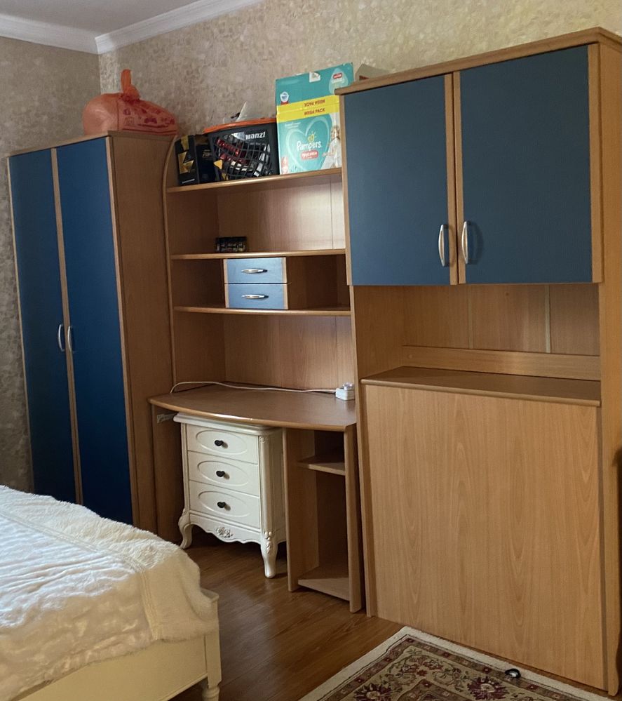 Продам гарнитур.