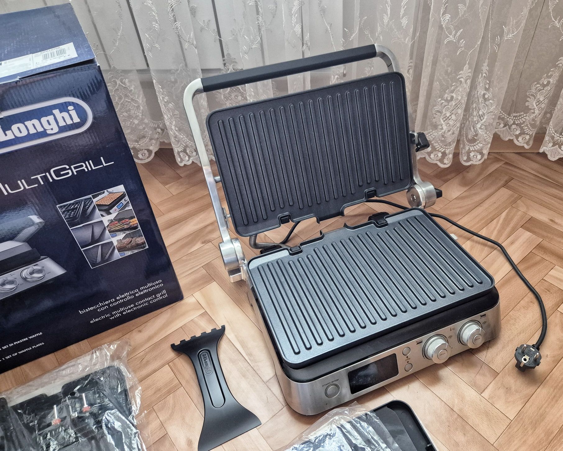 Гриль - вафельница DeLonghi CGH1030D