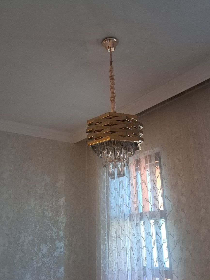 Люстры.   продам
