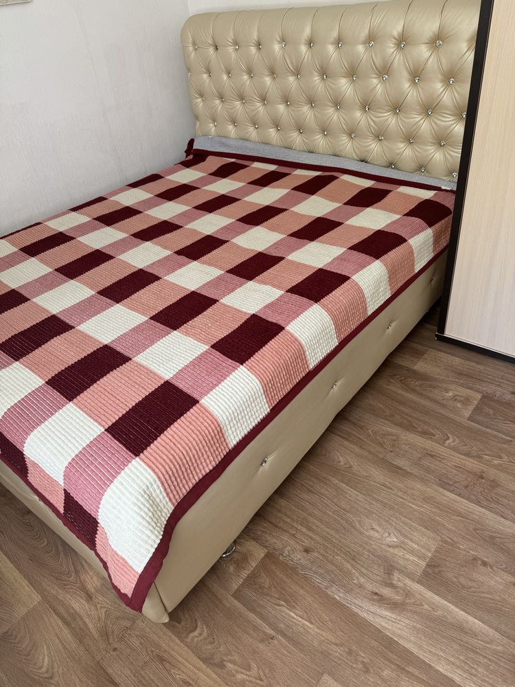 Продам двухспальнюю кровать