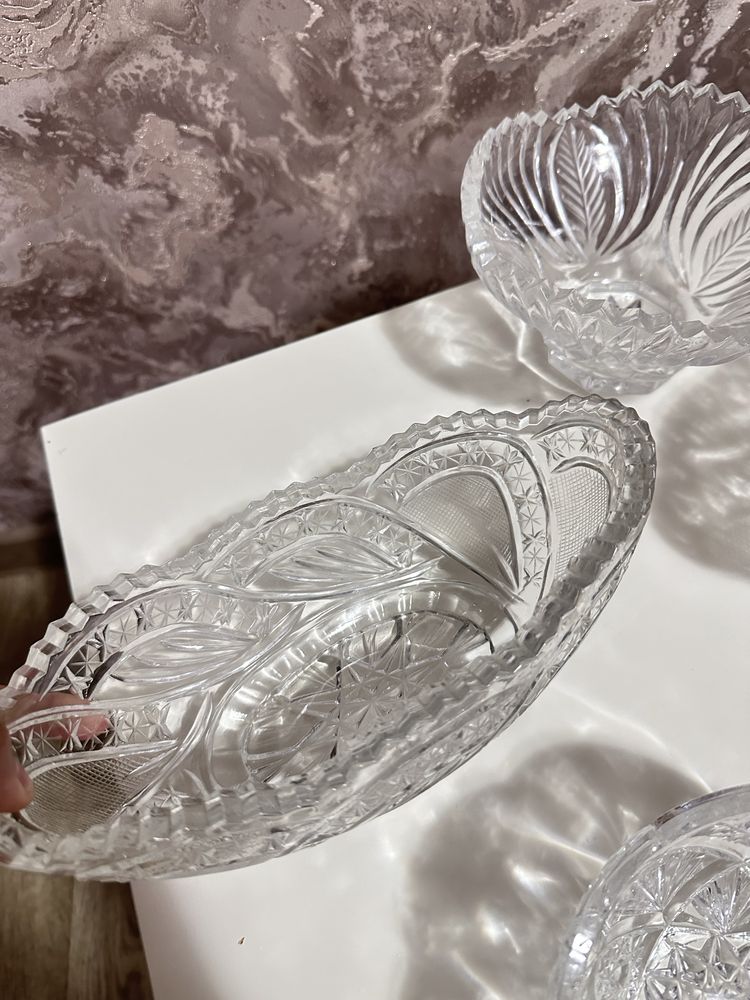 Продам хрусталь ( салатницы, конфетницы, ваза)