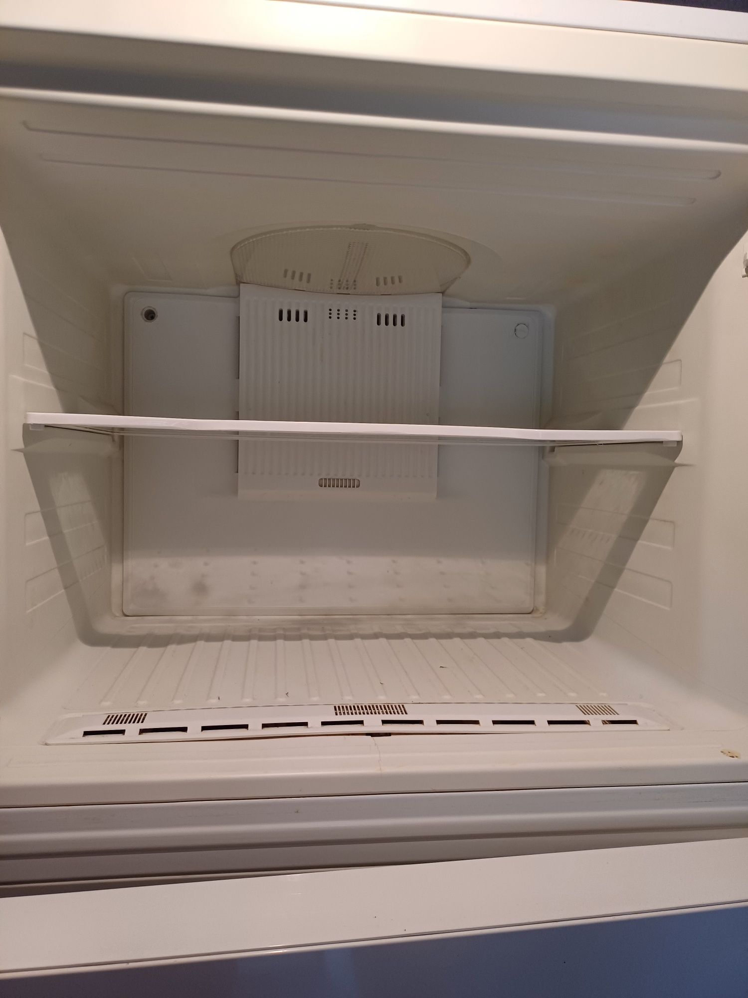 Холодильник Midea AD-585FWE