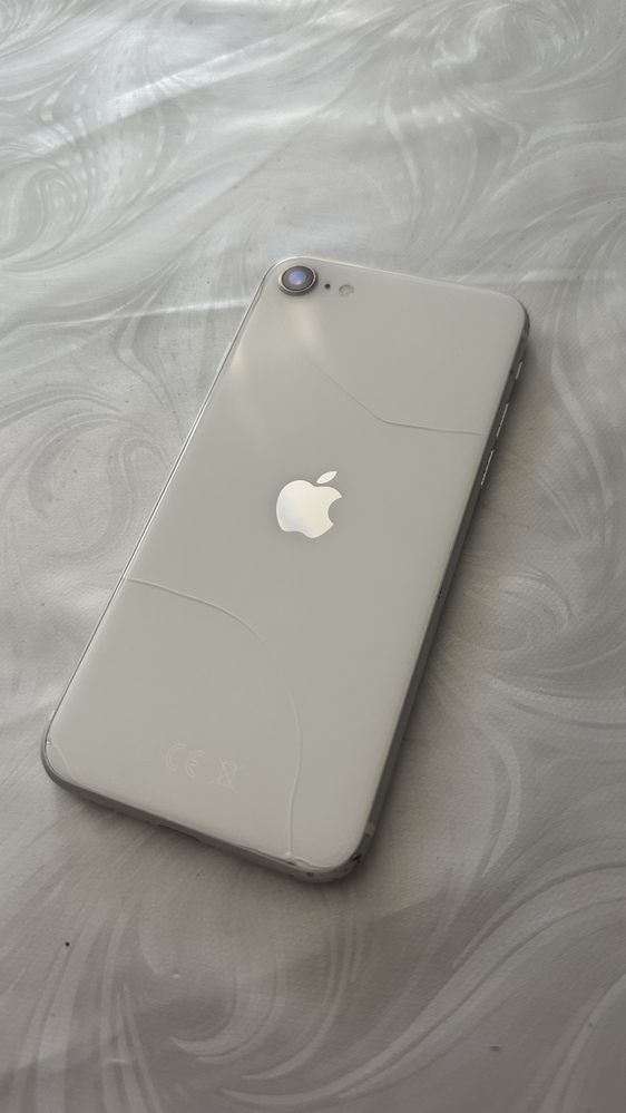 Iphone se 2020 гарантия  1күн