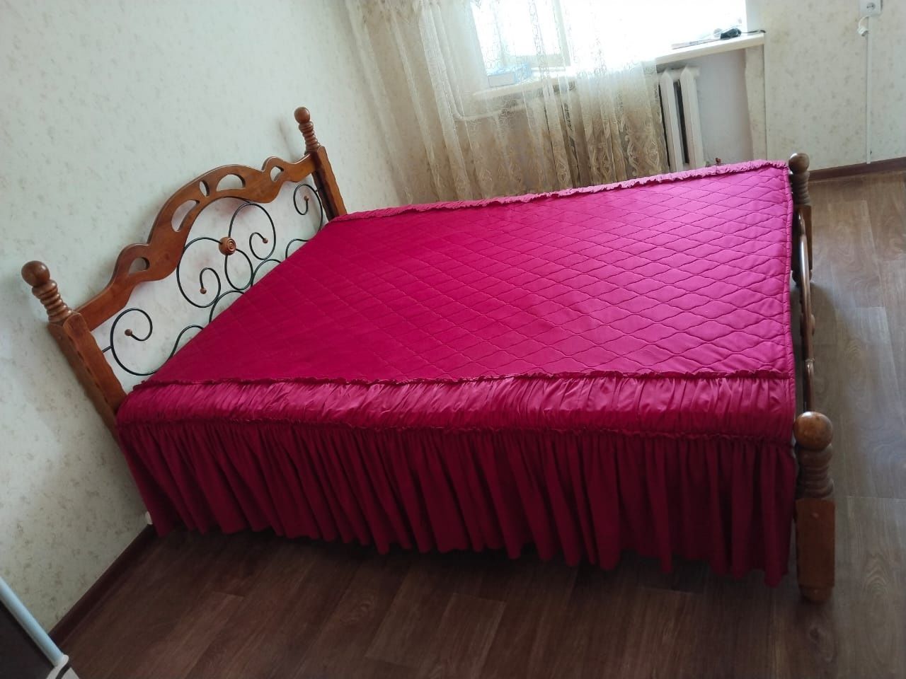 Продам 2-х спальню кровать с матрасом