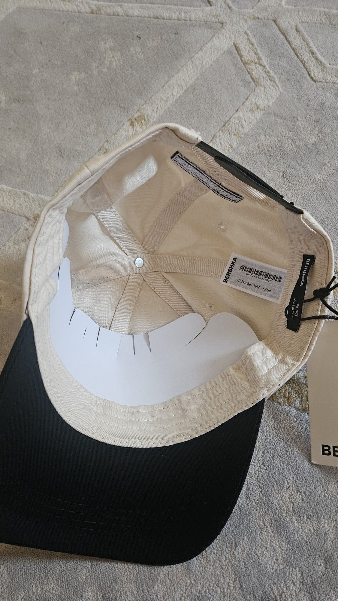 Бейсболка Bershka