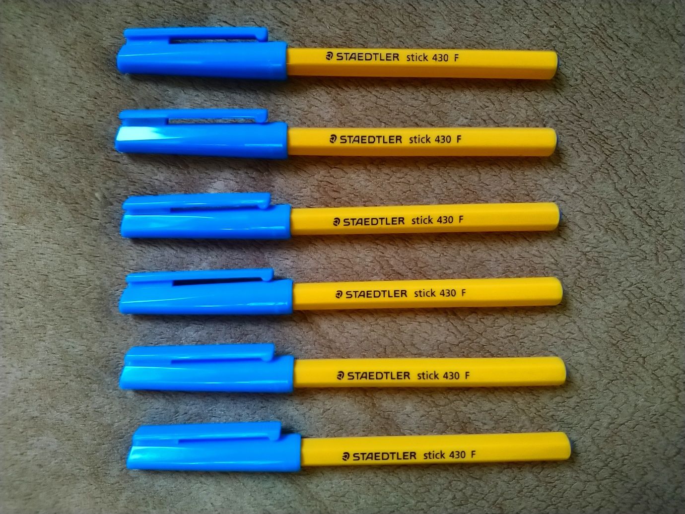 Staedtler ручки. Шариковые ручки для письма. Ручка Staedtler.