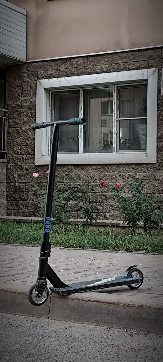 Продам трюковой самокат(Возможен торг!)